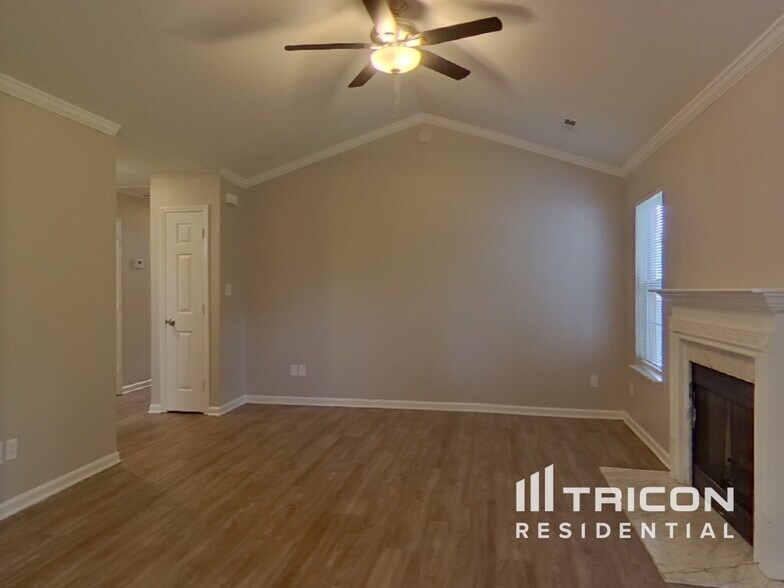 Building Photo - 1128 Summit Hills Dr