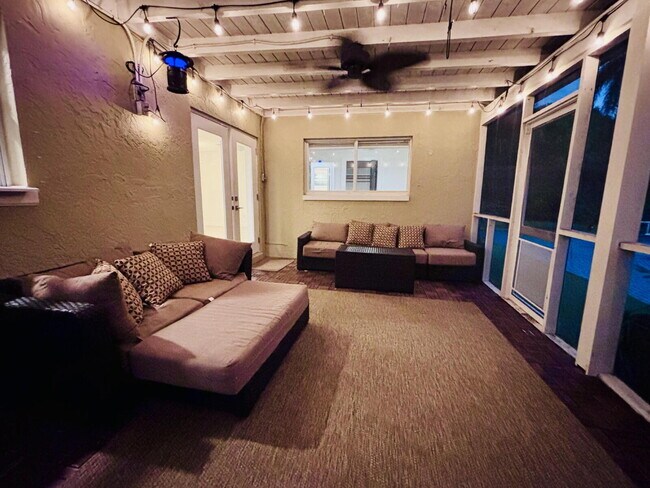 Building Photo - Coastal 4-Bedroom Oasis – Walk to the Beach!