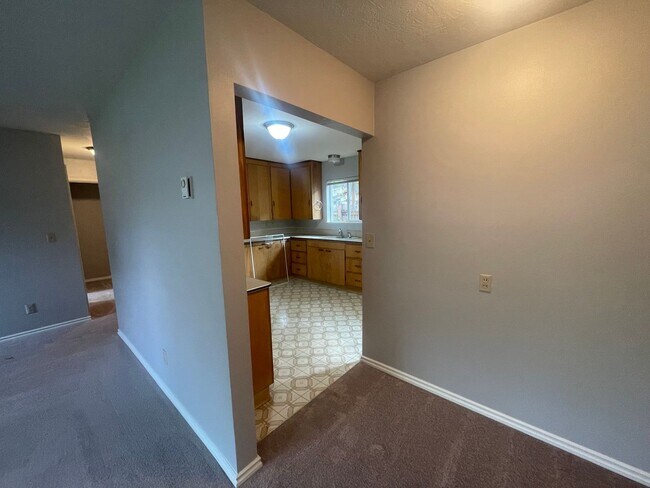 Building Photo - Charming Forest Grove 2BR Home – Great Wal...