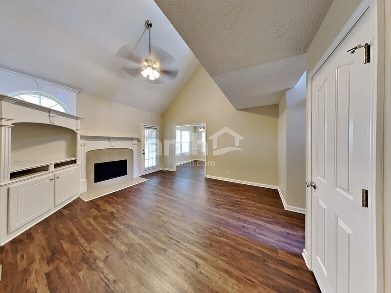 Building Photo - 2519 Claymore Run