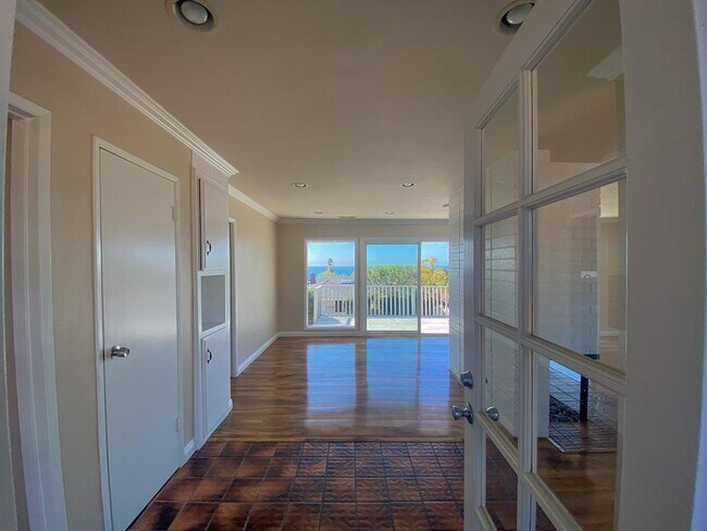 Building Photo - 2719 Via Arboleda