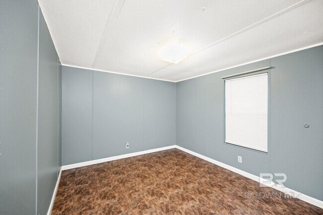 Building Photo - 25270 Pompano Dr