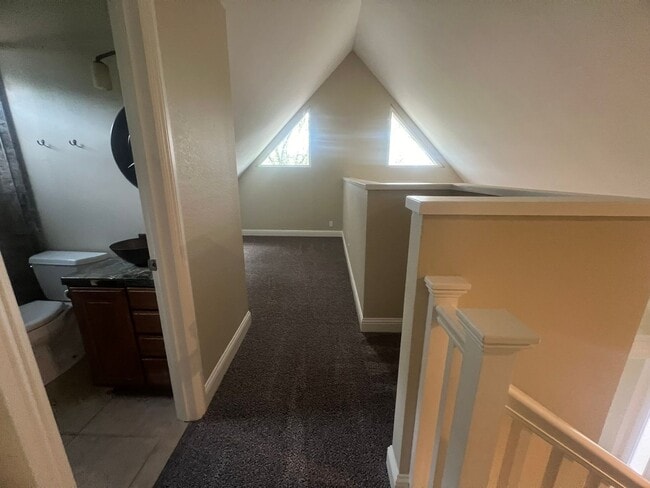 Building Photo - Cozy three bedroom two bath in Lake Wildwood
