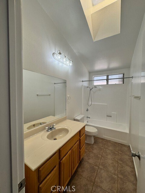 Building Photo - 5139 Independence Ct