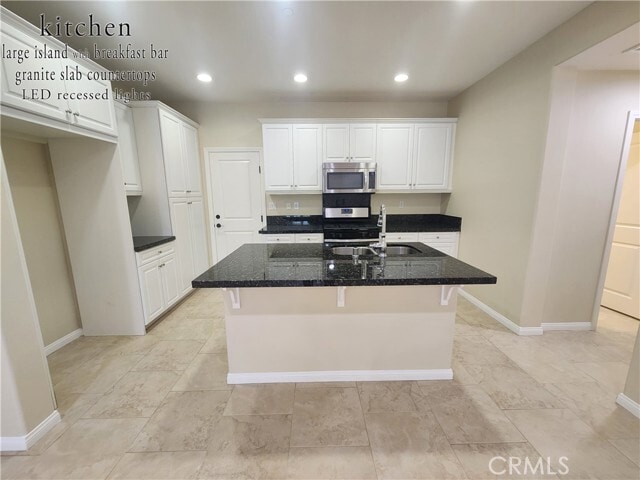 Building Photo - 423 La Floresta Dr