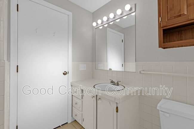 Building Photo - 1190 Orchard Park Rd