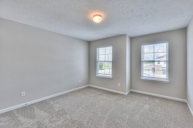 Building Photo - 22 Hardwood Rd