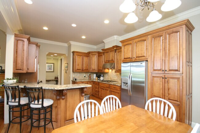 Building Photo - 27 Carriage Hill