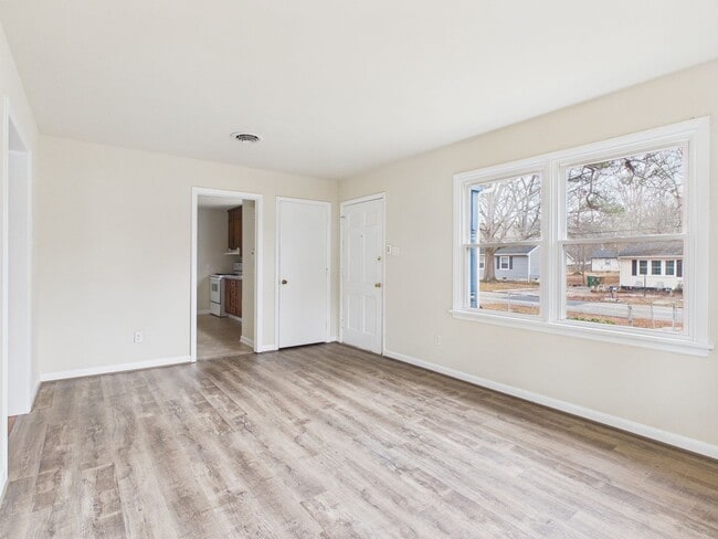 Building Photo - 1018 Barlen Dr