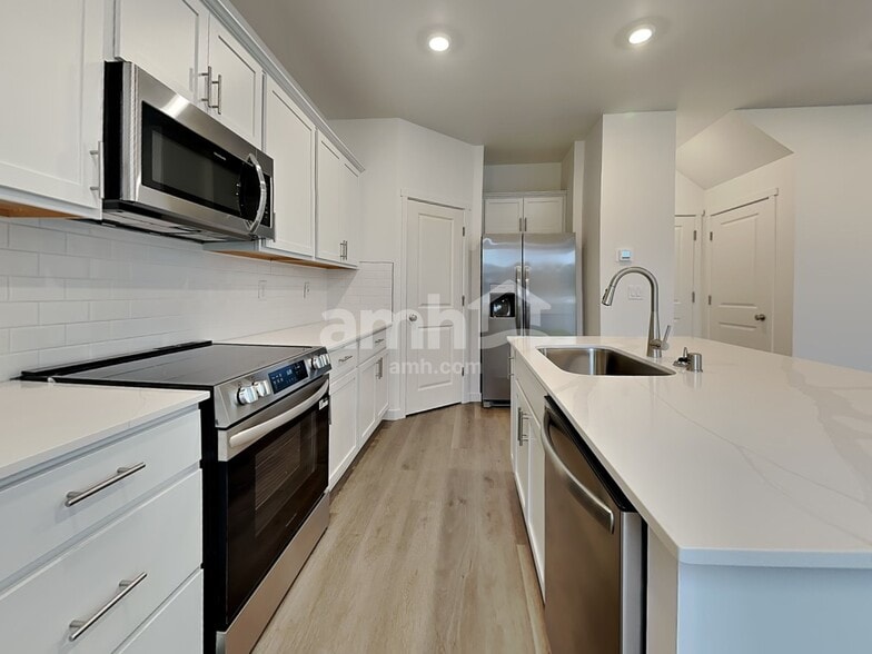 Building Photo - 5304 Turnstone St SE