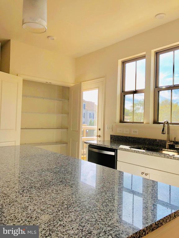 Building Photo - 124 Tolocka Terrace NE