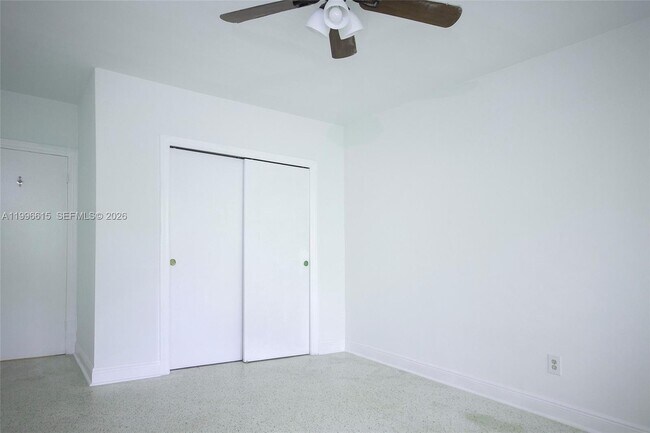 Building Photo - 1050 92nd St