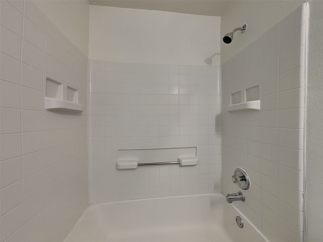 Building Photo - 26880 Hailey's Manor