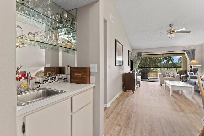 Building Photo - 1502 Pinecrest Cir
