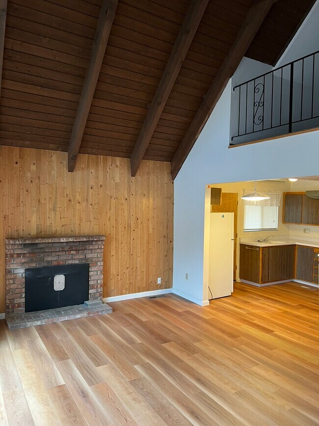 Building Photo - 1506 Murietta Dr