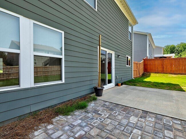 Building Photo - 6365 Lantana Village Way