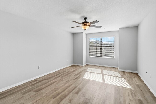 Building Photo - Bright & Stylish 3-Bedroom Townhome with Pond Views in Gated Seven Oaks