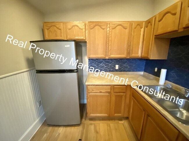 Building Photo - 515 Miami St