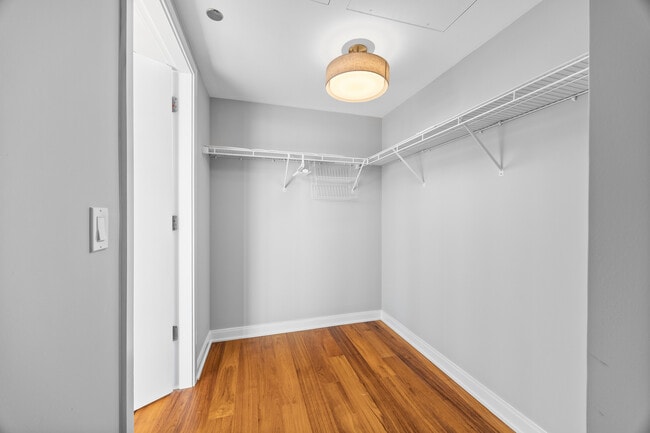 Building Photo - 60 E Monroe St