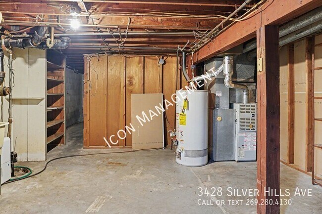 Building Photo - 3428 Silver Hills Ave