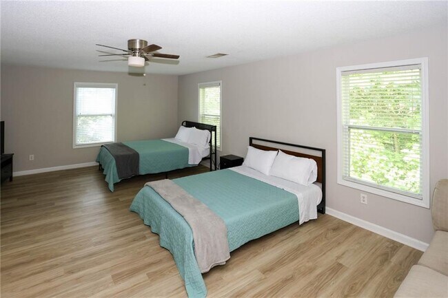Building Photo - 7116 Blairs View Dr