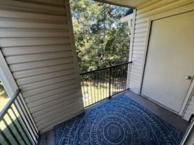 Building Photo - The Meridian