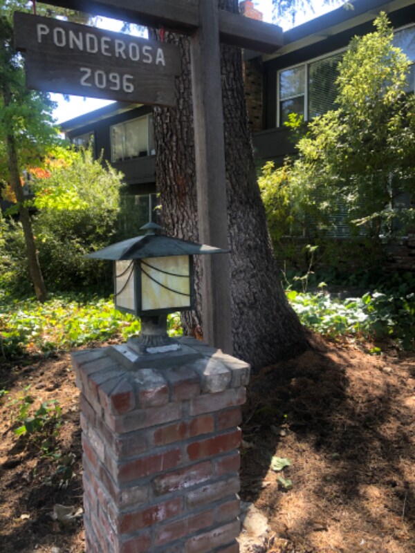 Building Photo - 2096 Ascot Dr