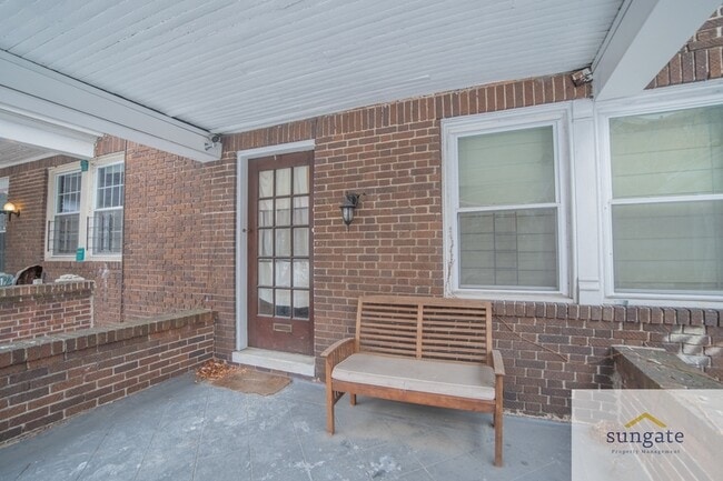 Building Photo - 213 E 33rd St