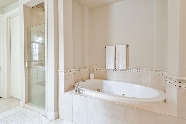 Building Photo - 3124 Murworth Dr