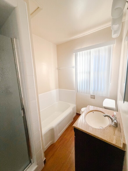 Building Photo - 1604 Larch St