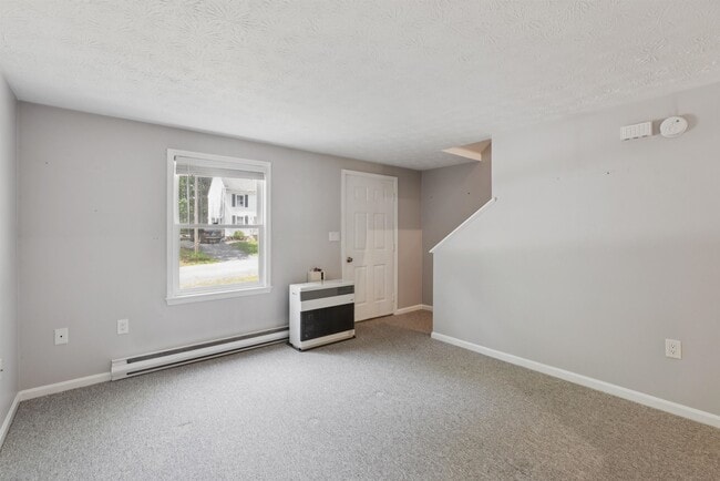 Building Photo - 5 Woodvale Ct