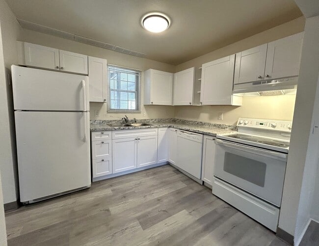 Building Photo - Fully Remodeled 2BR Condo Near CSU – Modern Finishes & Prime Location