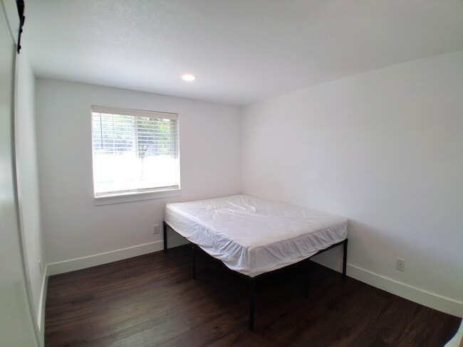 Building Photo - 724 W 1720 N