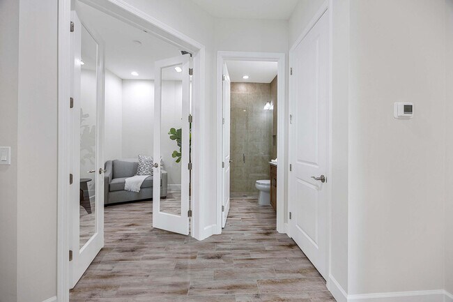 Building Photo - 7018 Saona CT