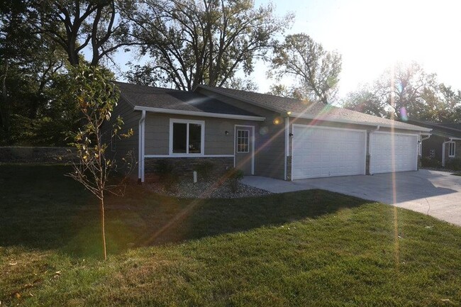 Interior Photo - 3 bedroom single story townhome for rent.