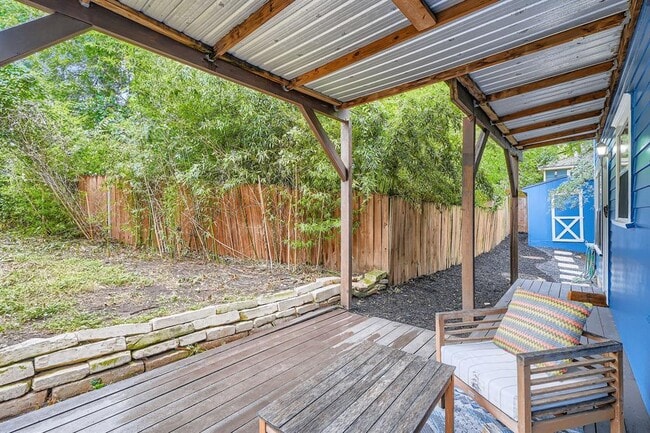 Building Photo - 1117 Algarita Ave