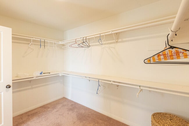 Building Photo - SIngle Family House for Rent in a quiet co...