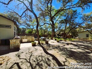 Building Photo - 9810 Park Dr
