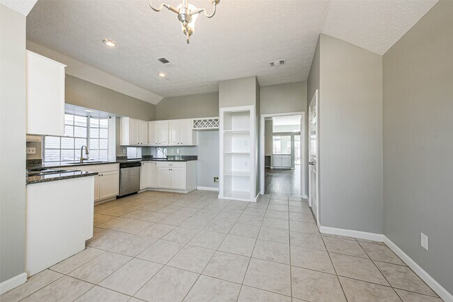 Building Photo - 5507 Village Springs Dr