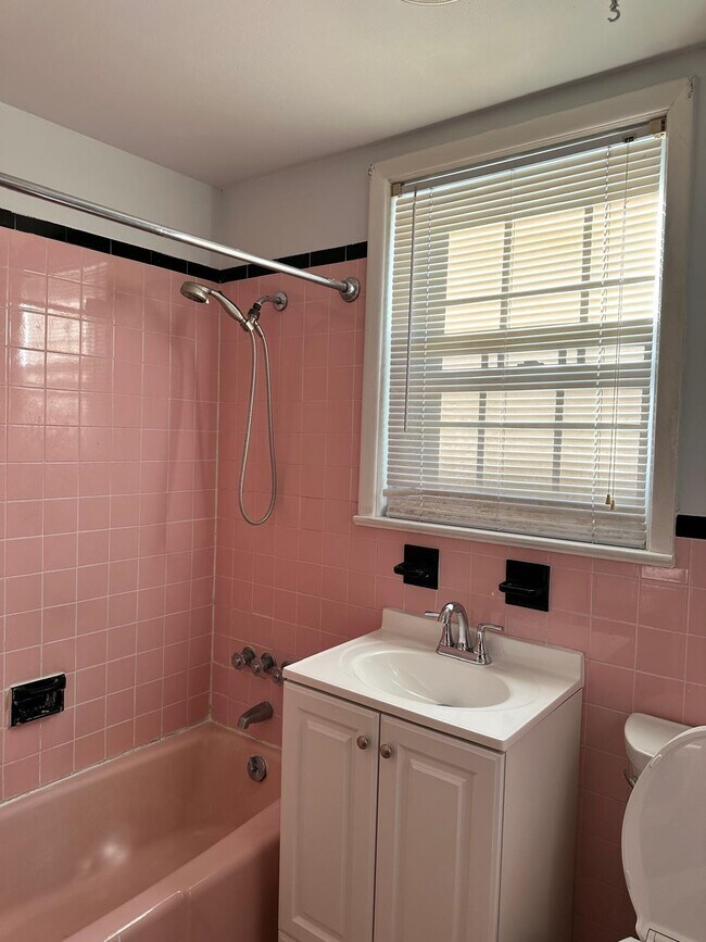 Building Photo - 181 Avenue C