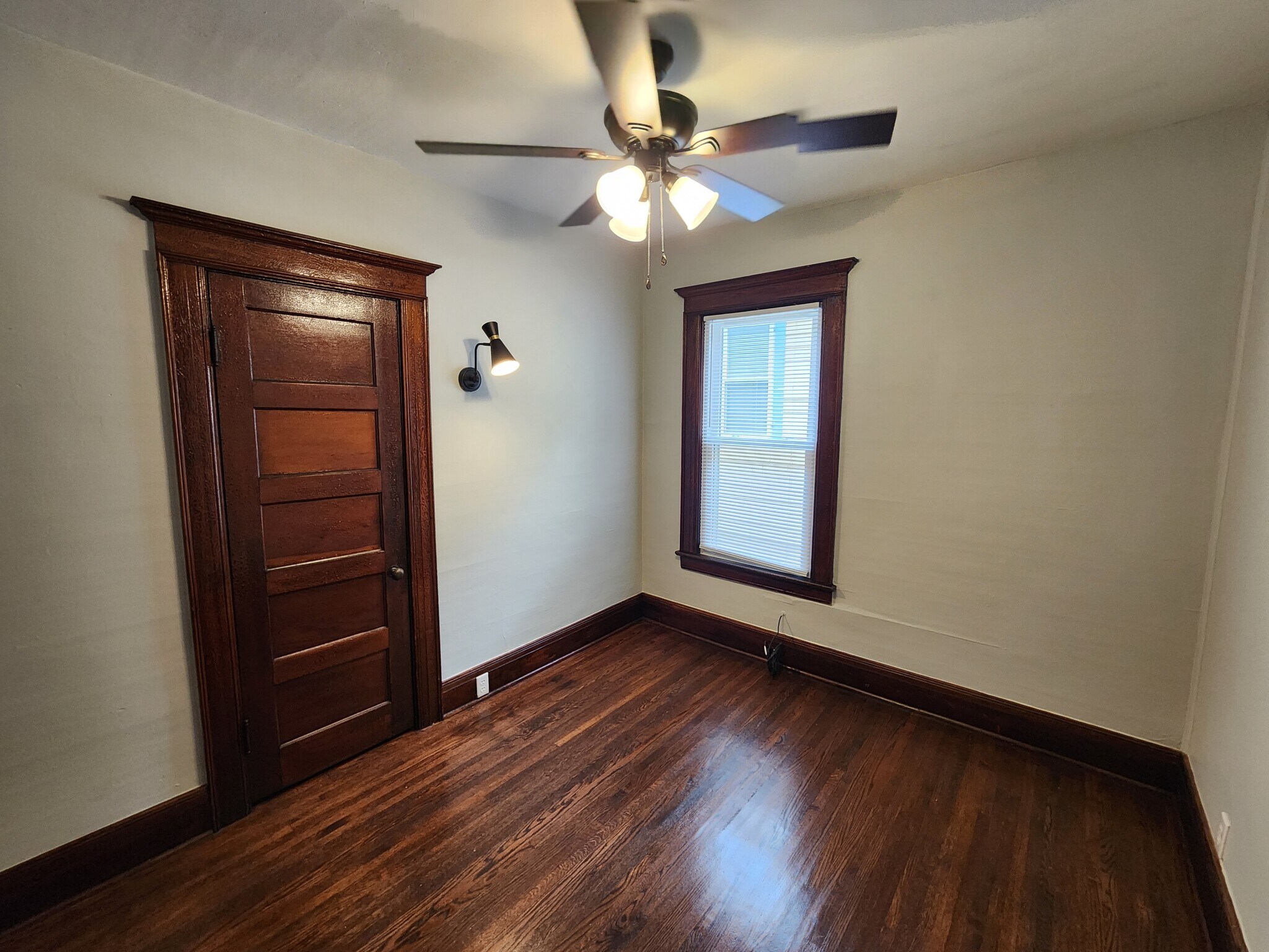 Building Photo - 260 Tennyson Ave