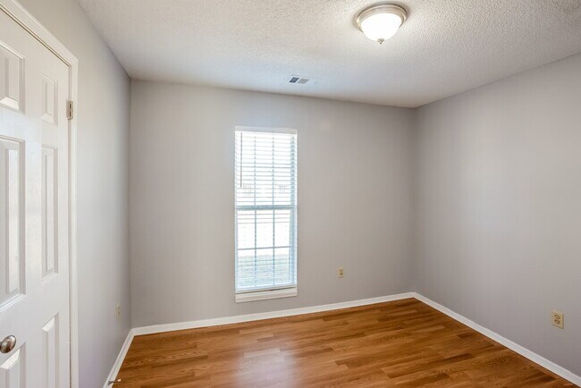 Building Photo - 4235 Highgate Dr