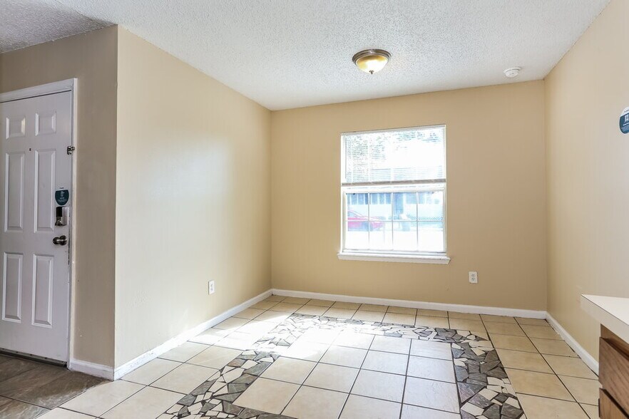 Building Photo - 2409 Mc Quade St