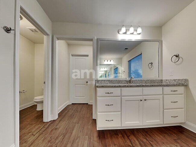 Building Photo - 1682 Weatherbrook Cir