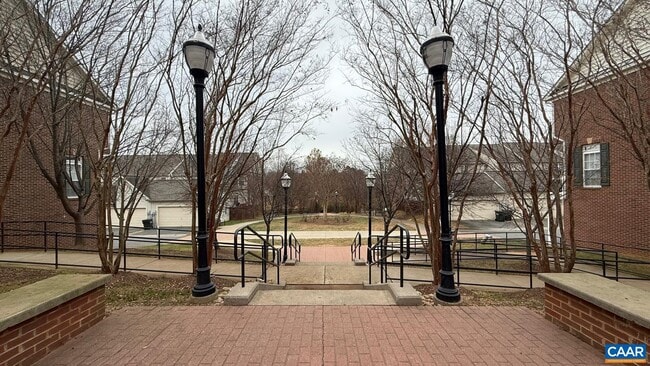 Building Photo - 2350 Abington Dr