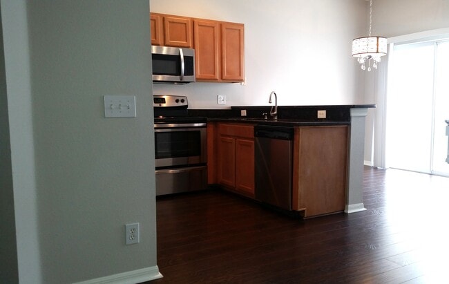 Building Photo - 569 Vallance Way NE