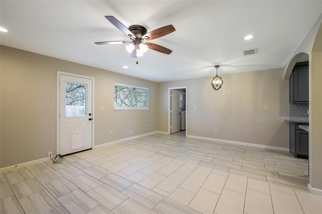 Building Photo - 1240 Carla St