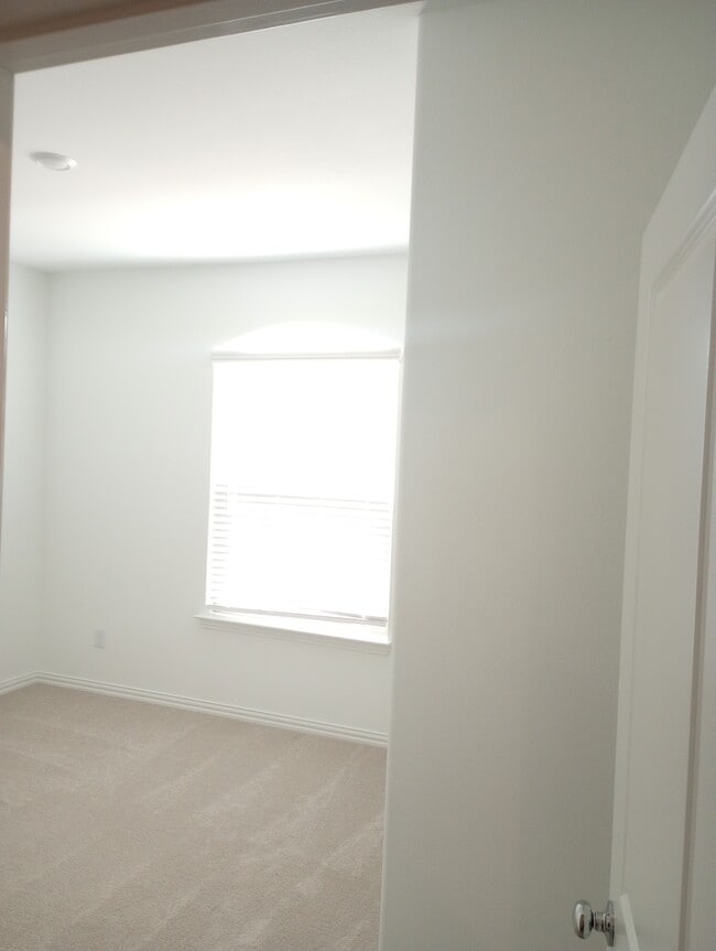 Building Photo - 5119 Winterberry Dr