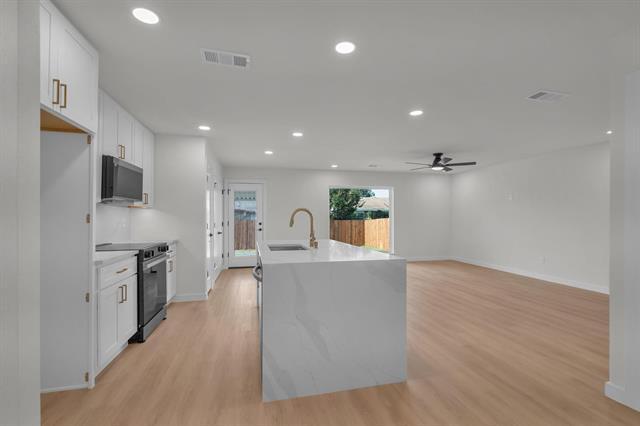 Building Photo - 516 Fairhaven Dr
