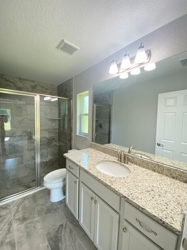 Building Photo - Desirable SW Ocala Neighborhood 4/2/2 *WON...